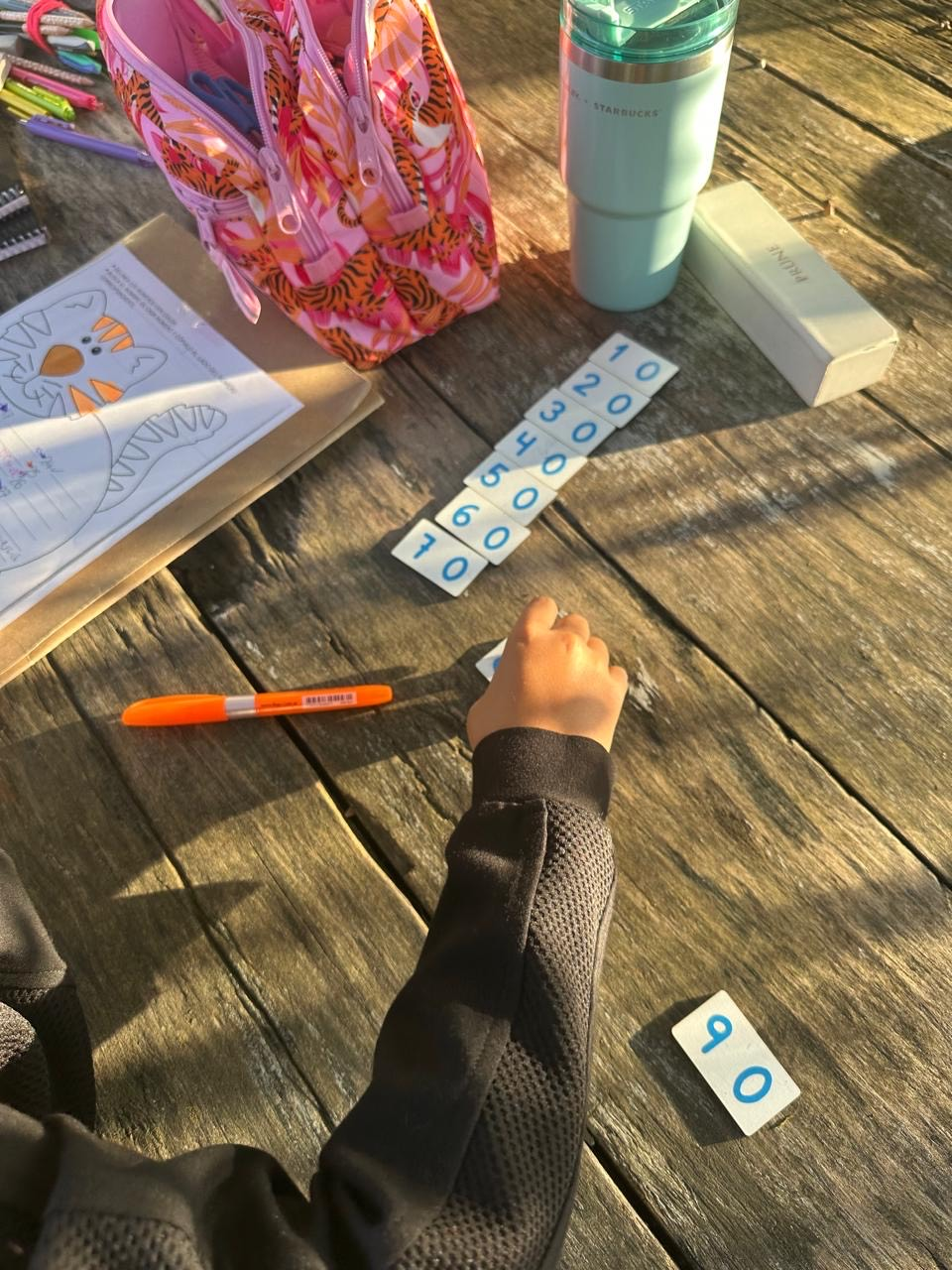 Maestra enfocada en las fortalezas de un estudiante